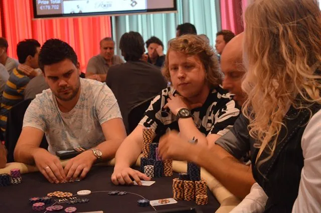 Roovers en Nijmeijer all in | 2016/07 - Utrecht Poker Series - €700 NLHE Main Event 
